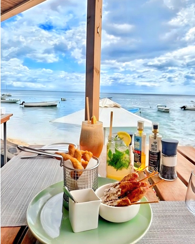 Mauritius4Arabs's tweet photo. #موريشوس #السياحة #موريشوس #الجمل_ولا_الفلوس
أهلا بكم في حسابنا في تويتر والذي نطمح من خلاله لتقديم كل ما يجعل من سياحتكم في جمهورية موريشيوس تجربة لا تنسى
يسعدنا تقديم خدمات حجز رحلات وأنشطة وتوفير سائق بأسعار ممتازة ومنافسة🏝
للاتصال:0023058211484 #موريشيوس https://t.co/EbHacoNcRT