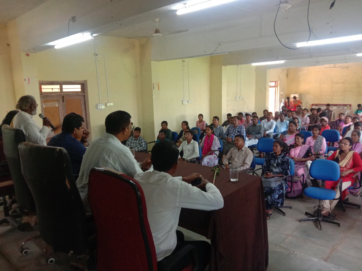 ABPBhamragad's tweet photo. Successful conclusion of 'Sampoornata Abhiyan' in Bhamragad. Frontline workers and local artists from 'Youth for Change Bhamragad' were honored for their exceptional contributions in health, education, and community awareness. #SampoornataAbhiyan #bhamragad https://t.co/6xfgLyHuRm