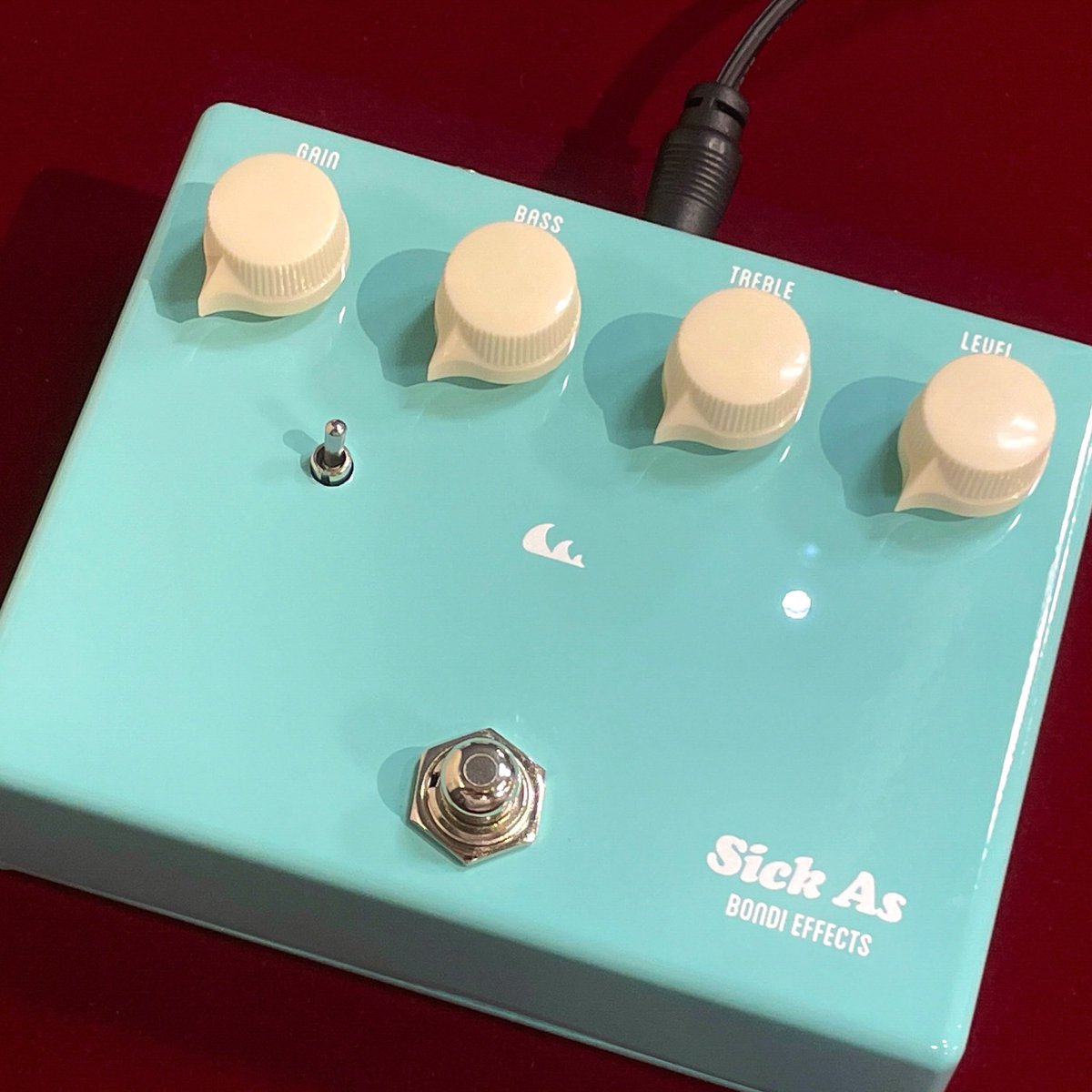 ROCKINN_namba's tweet photo. 【#ロックイン難波】人気ブランドがお求めやすくなりました！「#BondiEffects」の傑作モデル"Sick As Overdrive"。ケンタウルス系で知られますが単体の歪みはより扱いやすく、2EQによりブースター用途でも欲しいトーンのピークが的確に作れるのが非常に魅力的で秀逸です！→ https://t.co/lF8W2nBSZM https://t.co/WB29skhuht