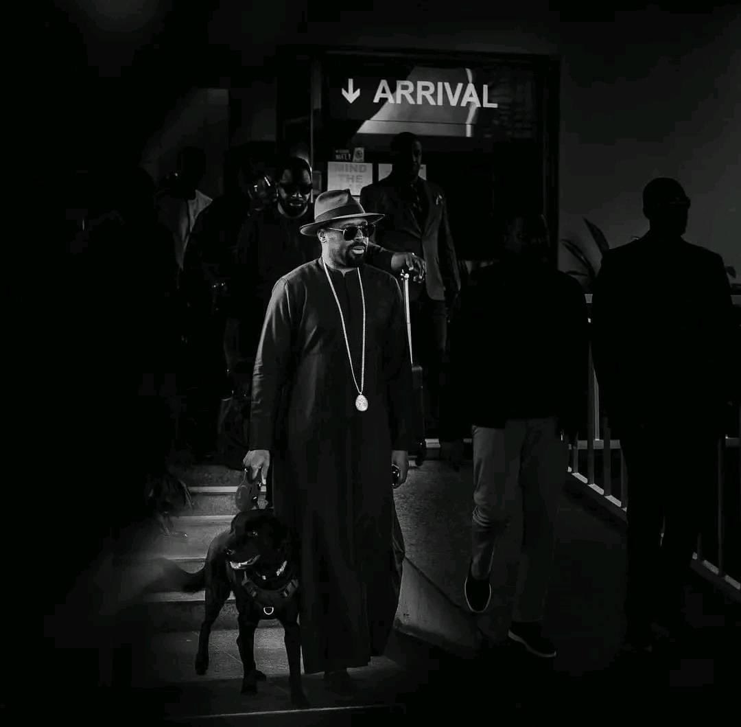 Introducing the one and only King of Warri! 🇵🇪

His Majesty  
Ogíamè Atuwatsé III CFR,  
The Olú of Warri Kingdom.

#itsekiri #warri #oluofwarri #warrikingdom