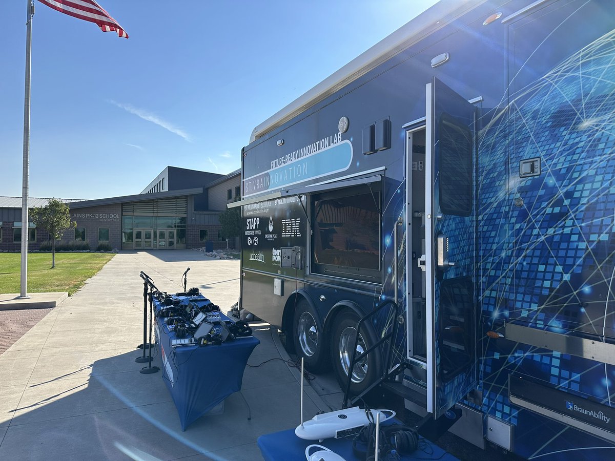 SVVSDMobileLabs's tweet photo. We had a great visit to Hi-Plains PK-12 School in Seibert today in partnership with High Plains Bank! What a fantastic opportunity to work with groups from outside @SVVSD. @ICSVVSD @SVVSDsupt #StVrainStorm #HighPlainsBank https://t.co/XPhPVAjRU4