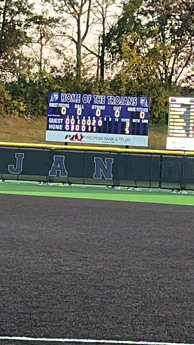 AssistantTbhs's tweet image. 5-3 winner for the Trojans@tbhssoftball