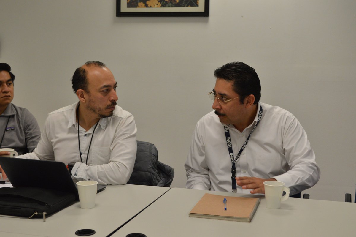 JorgeLopezGuz's tweet image. Con mucho gusto recibimos en el #INEGI al personal de la @DeseconomicoOax con quienes se revisaron los avances del proyecto “Oficina Virtual de Información Económica” #OVIE