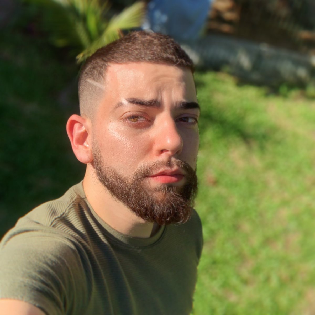 imluike's tweet photo. Postando foto com o visual novo porque quando lancei o cabelo curtinho o X tava banido 🤡 https://t.co/Xx3bMupvS7