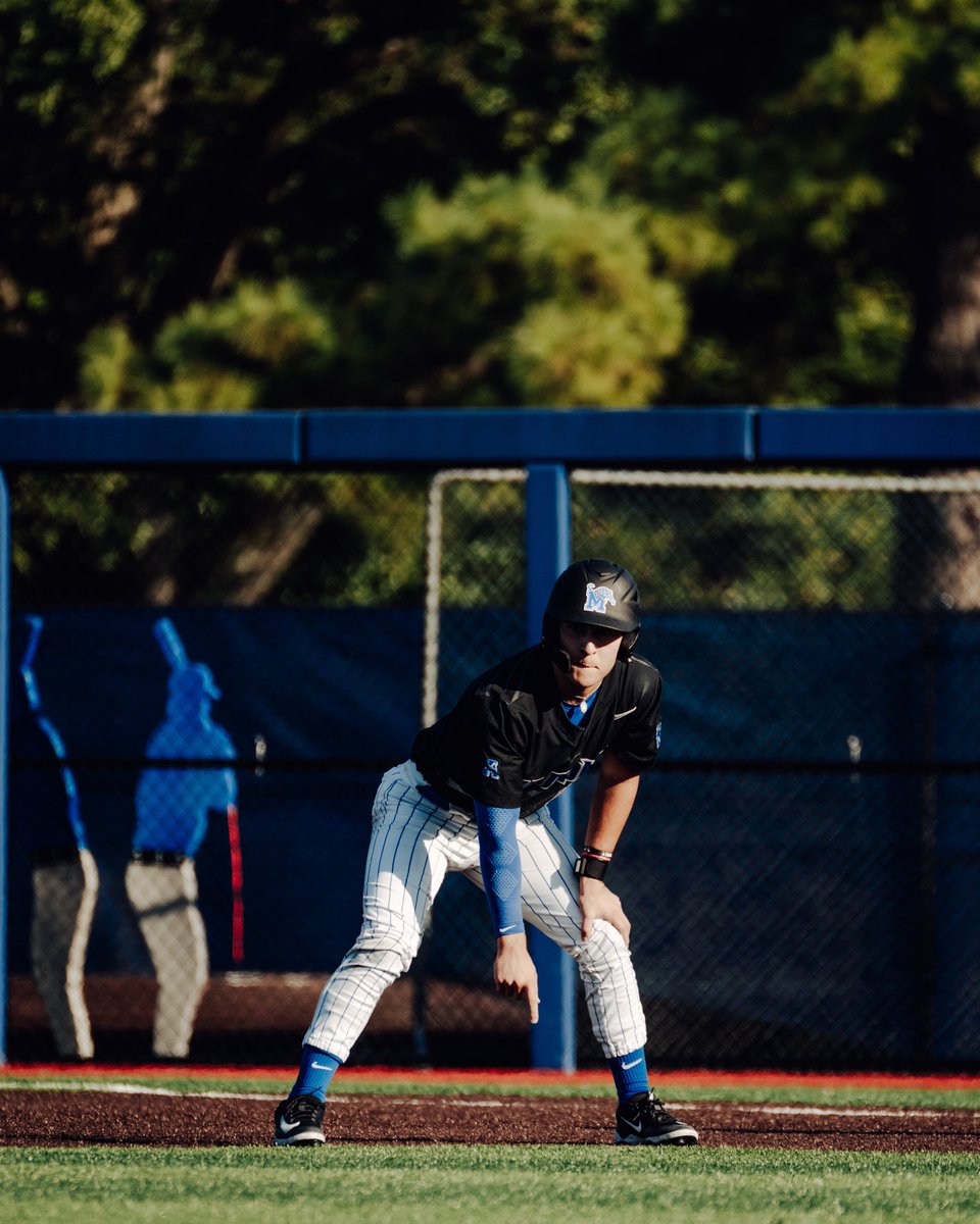 Feelin’ like fall ball 🍁 

#GoTigersGo | #MemphisRising