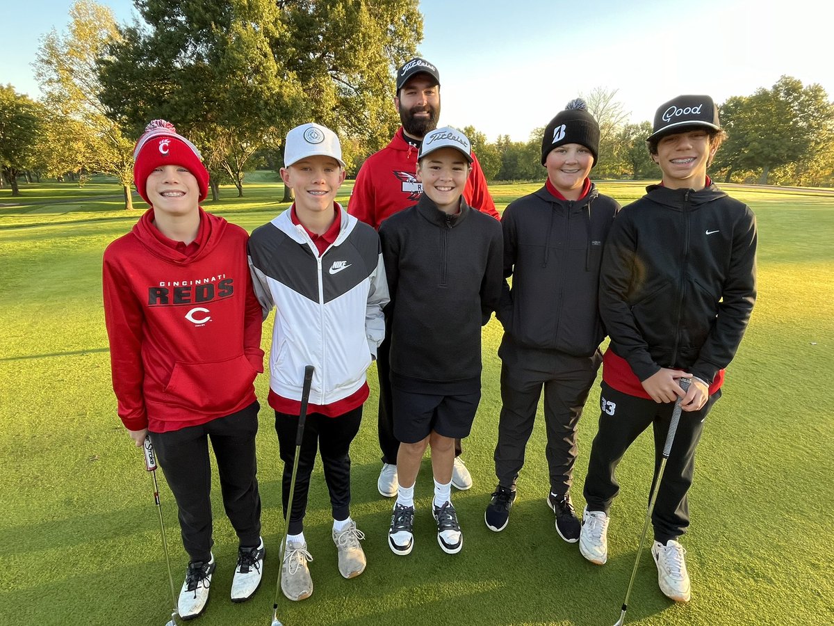Congratulations to our Ridge boys for finishing 4th at GMCs! Adam Mechley tied for 3rd place with an 82. He was followed up by Andrew Mechley with an 88, Evren Strunk with a 91, and Zach Bramel with a 101. Great season boys!