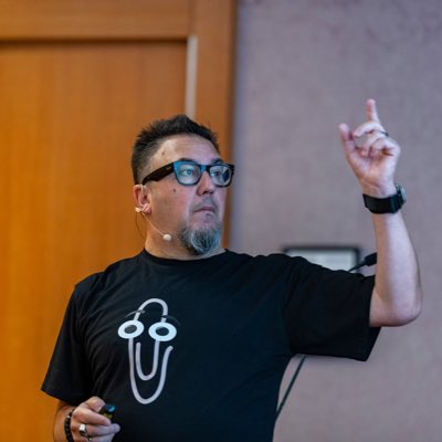 stephenlrose's tweet photo. #NewProfilePic taken at #ExpertsLiveEU https://t.co/yqOB7bUdtq