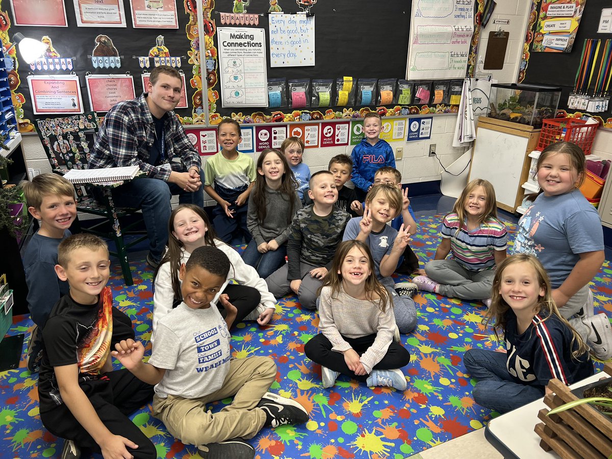 KiserClass's tweet image. We had a guest reader today! Christian visited from @MidviewHS National Honors Society to read to the class. He introduced the students to chapter one of the classic Bunnicula by James Howe. #GuestReader #NHS @MidviewNHS