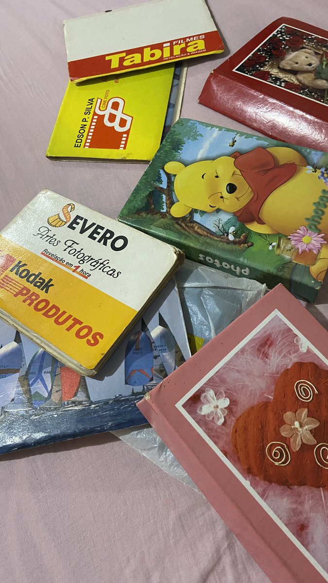 abrilde86's tweet photo. Por mais que todos os recursos sejam maravilhosos e ajudem bastante na edição de fotografias, pegar um álbum e folhear não tem preço. 

Melhor que isso, só editando as fotos e depois relevando. 🗣️ https://t.co/qYG1f5LKpp