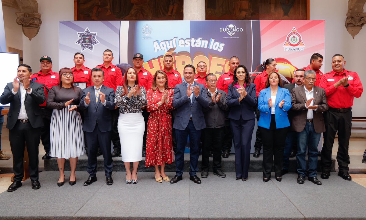 ¡Unidos reconocemos a los héroes que cuidan de la gran familia de Durango! 
👨🏻‍🚒👮🏻‍♀️

Gracias por esa pasión, trabajo y compromiso, que nos hace sentir muy orgullosos.

¡Siempre tendrán todo nuestro respaldo!

#ElFuturoEsContigo 🐺🌳🦂