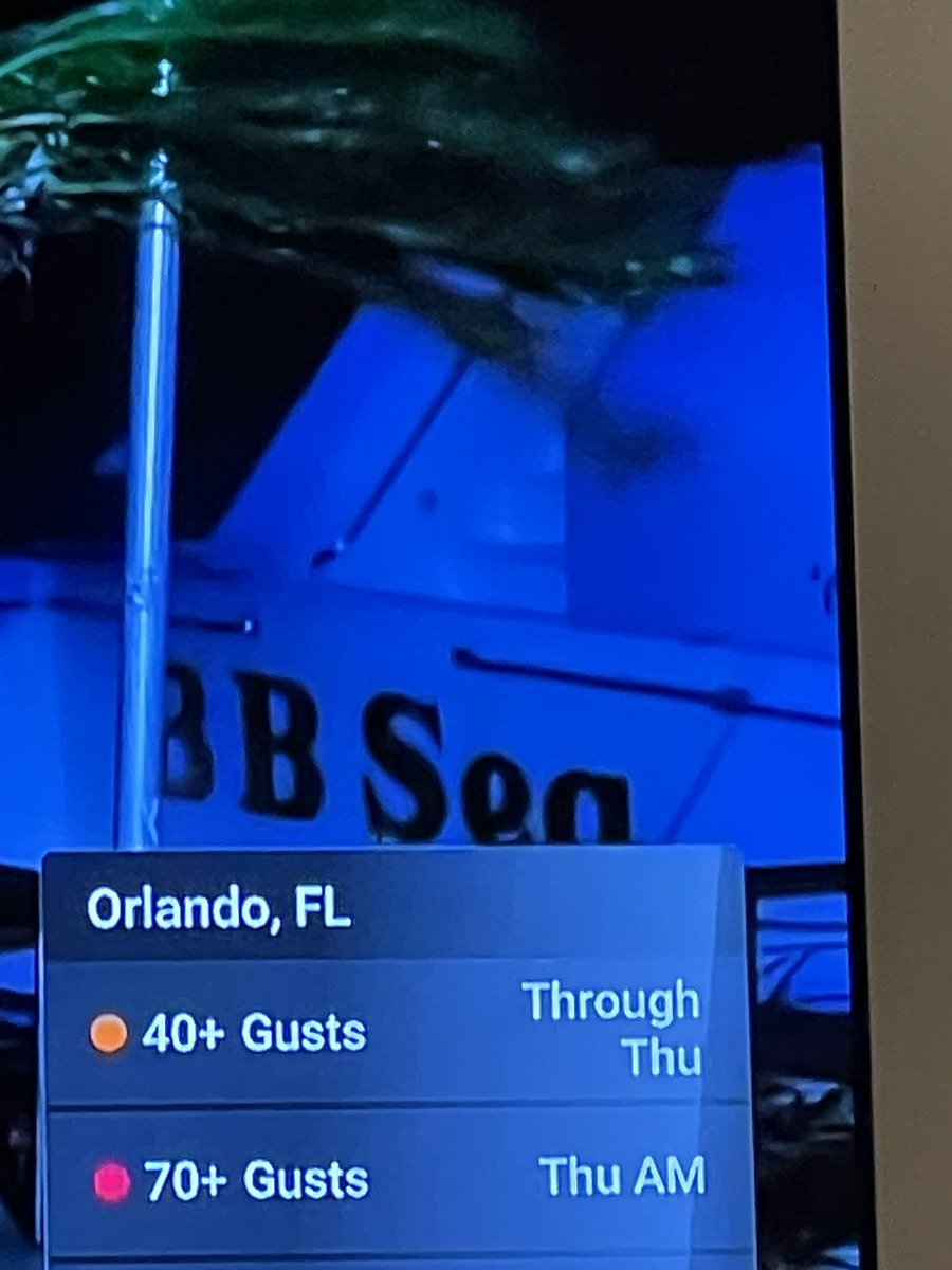 lSABABE's tweet photo. Guy on the weather channel is reporting in front of a boat named BBSea🤣 https://t.co/KfhKAR1Vbi
