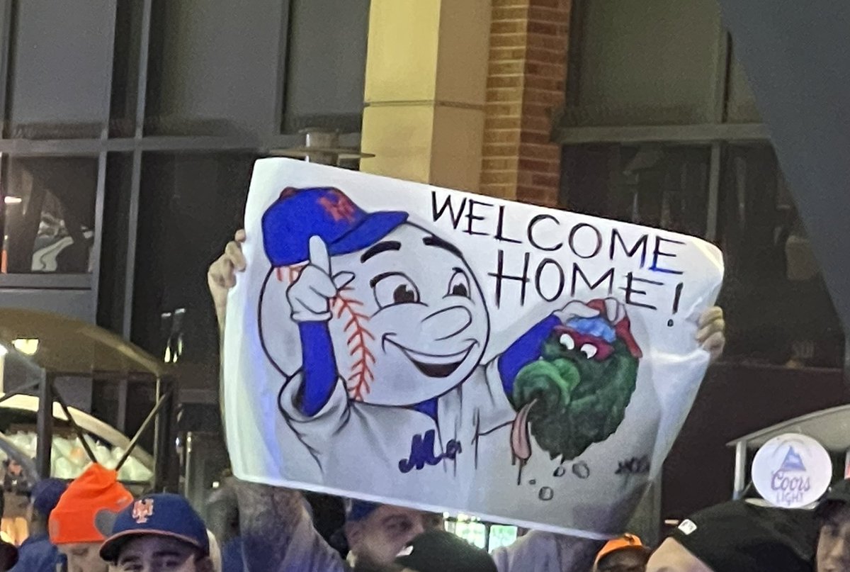 TrainFAL's tweet photo. Love that poster!
#PhuckThePhillies #PhilliesSuck #LFGM #LGM #Mets #RingTheBell #RedOctober https://t.co/QzVmUjJ6Gq