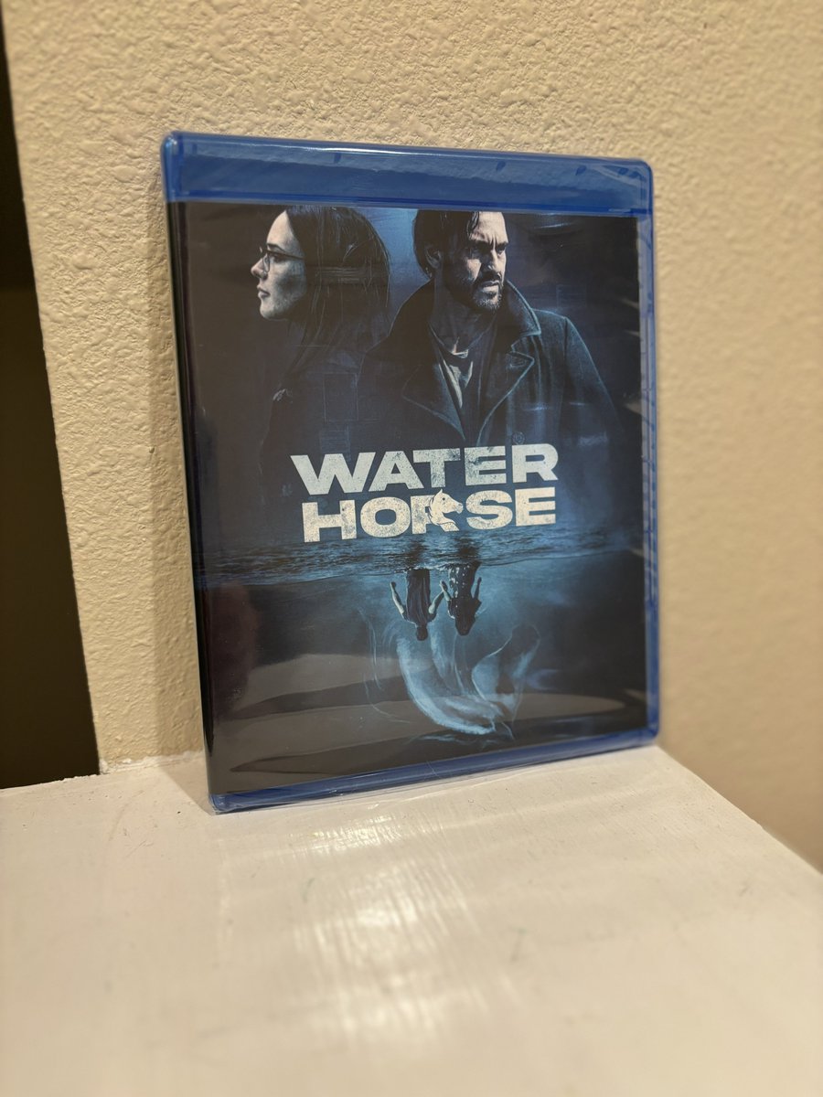 Amazon has Water Horse on Blu-ray. Add it to your collection 👍🏼…I did. 

#WaterHorse #FoundFootage 🌊🐴