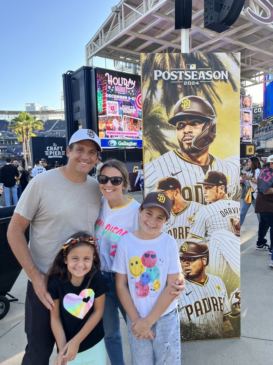 elefkowitz's tweet photo. LFGSD!!! @Padres  #FightForTheFaithful https://t.co/XYcM6vBOq3