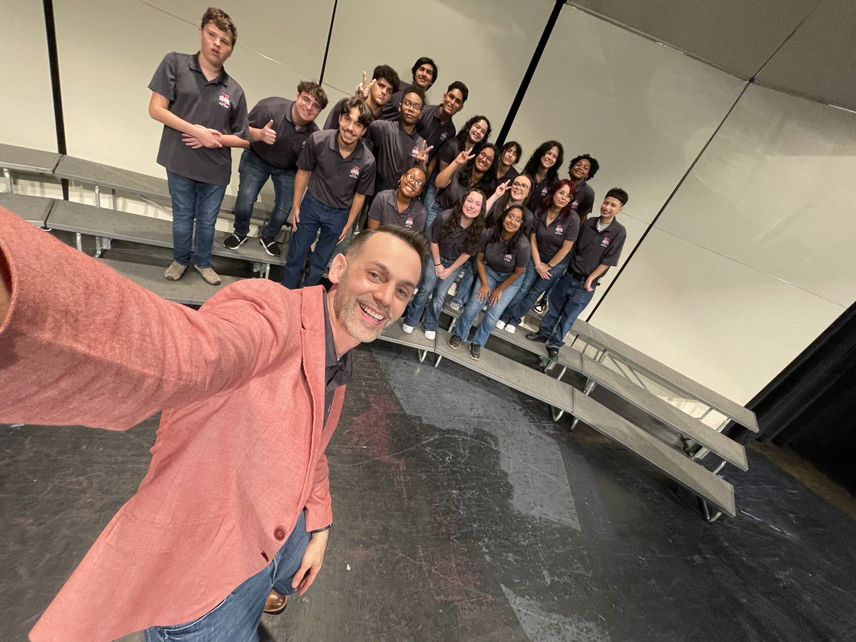 travis_choir's tweet photo. Congratulations, everyone on a FABULOUS Fall Concert last night!!! Seniors first last concert!!!! #travistigerchoir #singingtigers #fallconcert #seniors https://t.co/2zYlaaD8rR
