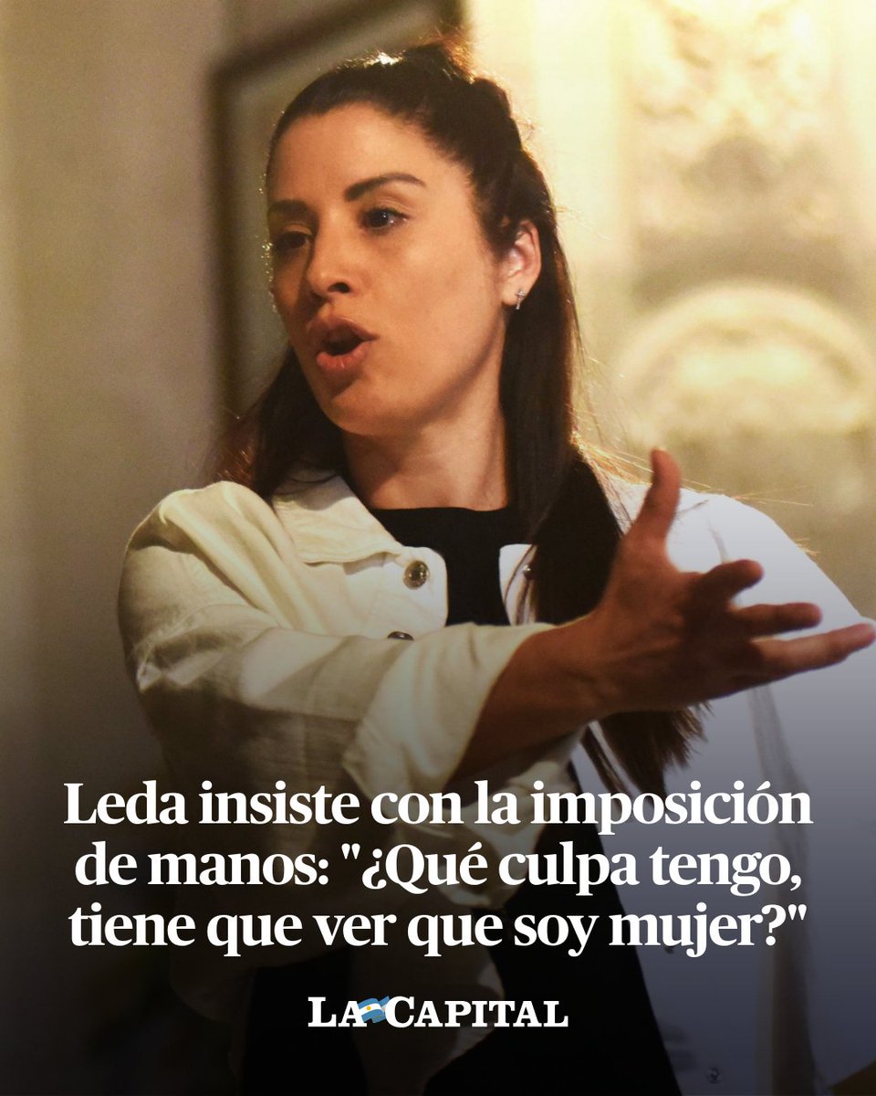 lacapital's tweet photo. 🙏 A un mes de que el #Arzobispado de #Rosario le quitara el acompañamiento, #LedaBergonzi realizó polémicas declaraciones.
La mujer a la que le atribuyen poderes de sanación reiteró que va a cumplir con lo dispuesto por la #iglesia católica y no impondrá las manos, pero aclaró en diálogo con "Valores Religosos" que "la restricción rige solo para la arquidiócesis de la ciudad".
🗣️ Al respecto, agregó: "Según el Evangelio, cualquiera pude imponer las manos. ¿Cuál es la diferencia? Que yo tengo un carisma de sanación. ¿Qué culpa tengo? ¿Tiene que ver que soy mujer?”.
→ https://t.co/EgL1Ua54ZD