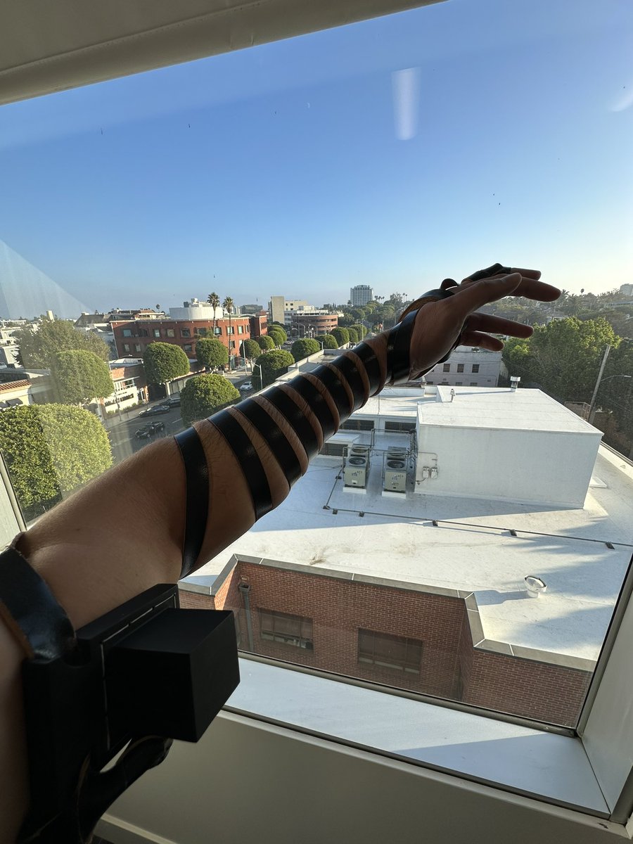 Wrapped tefillin today in honor of <a href="/max_bronstein/">Max Bronstein</a>, <a href="/AviFelman/">Avi</a>, <a href="/BillAckman/">Bill Ackman</a>, and <a href="/DanielSLoeb1/">Daniel S. Loeb</a>, who each inspired me today and made me even more proud to be Jewish. 

HaShem Szn is upon us.