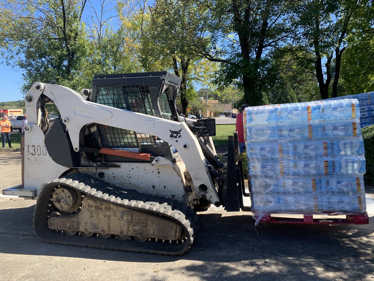 billhenard's tweet photo. CrossNet Bapt Network with Copper Basin Bapt Assn packed and loaded 12 pallets of supplies and sent them to God’s Warehouse in Morristown. Financial gifts have surpassed $10,000. 
Thanks to those who volunteered today to get this work done and get the supplies delivered. https://t.co/hNQHnFto8b