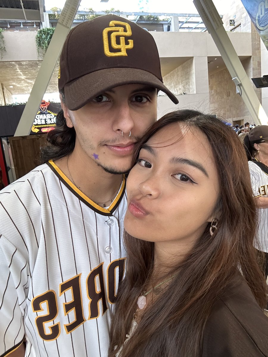 babykrit_'s tweet photo. LFGSD !!! NLDS GAME 4 😼🫶🏽 #FightForTheFaithful https://t.co/hTbAMHOIiJ