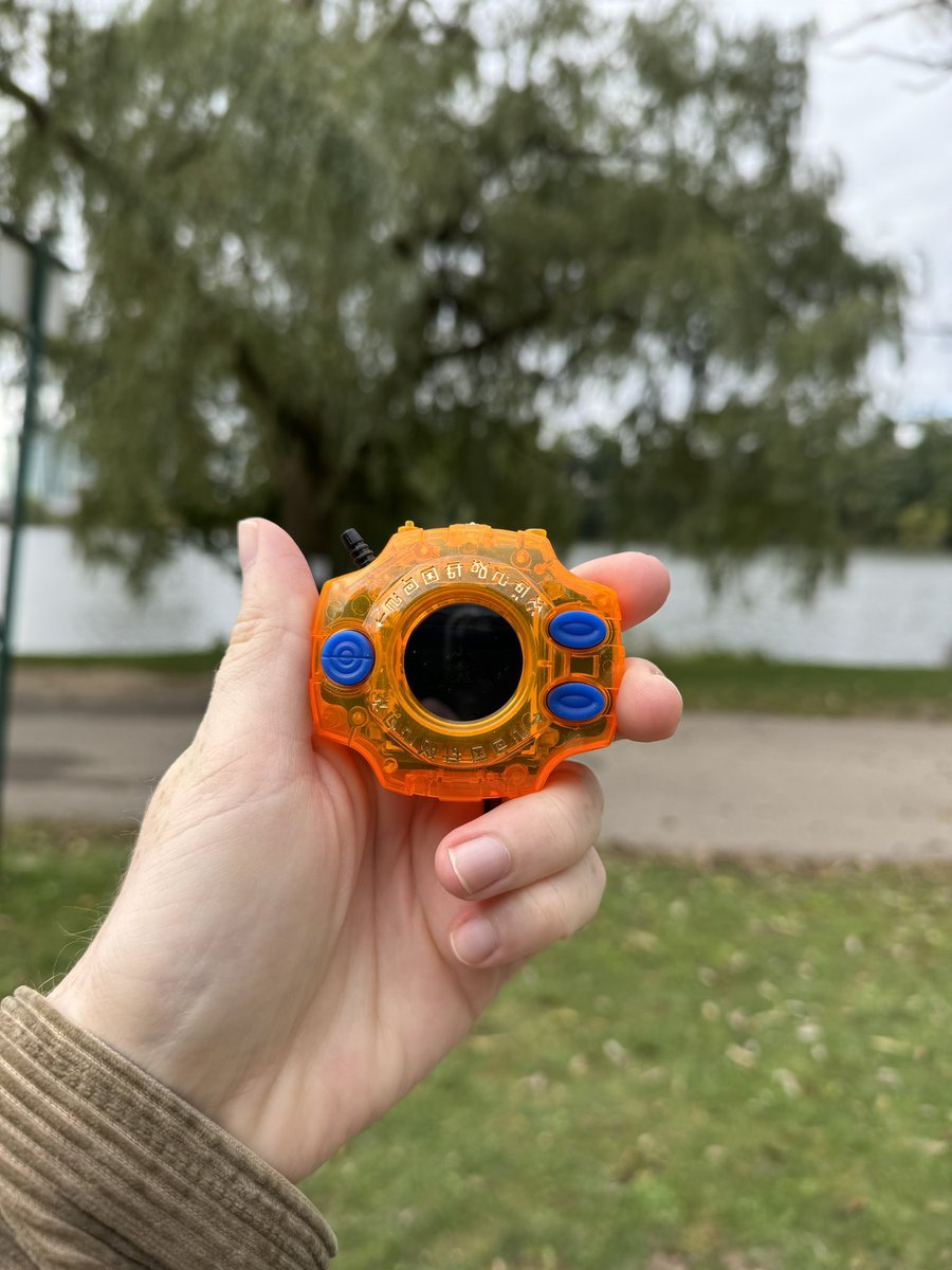 CoreyOnlineJP's tweet photo. デジヴァイスを覚えていますか？ 

懐かしいね? https://t.co/GpBeKmr2gc