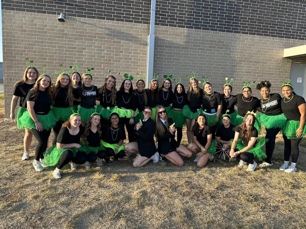 We are the woMEN in black and we are gonna blast the Billies! 🛸