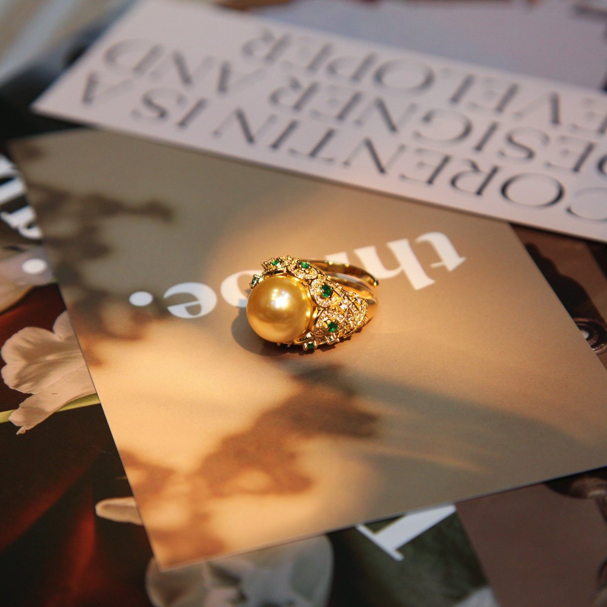 ZONGSIAJEWELRY's tweet image. ✨Embrace the artistry of fine jewelry and let your fingers tell a story of elegance and sophistication. Explore our new rings and make a statement that resonates with your unique sense of style.
✨Available on the website.
#zongsia #beautiful #diamond #gemstones #luxury