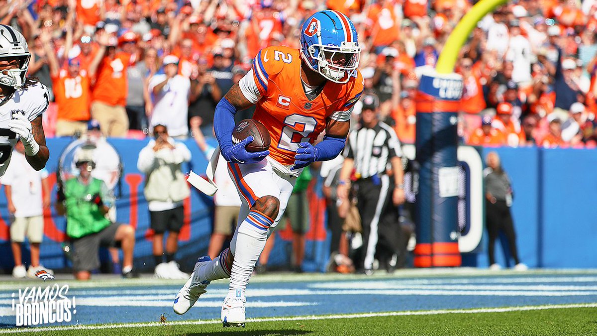 BroncosEspanol's tweet photo. Guardamos los uniformes #ThrowbackTo77 hasta la Semana 1️⃣8️⃣.
¡Semana 6️⃣, aquí vamos ! 💪
#BroncosCountry | #VamosBroncos https://t.co/2tHpAR6rEd