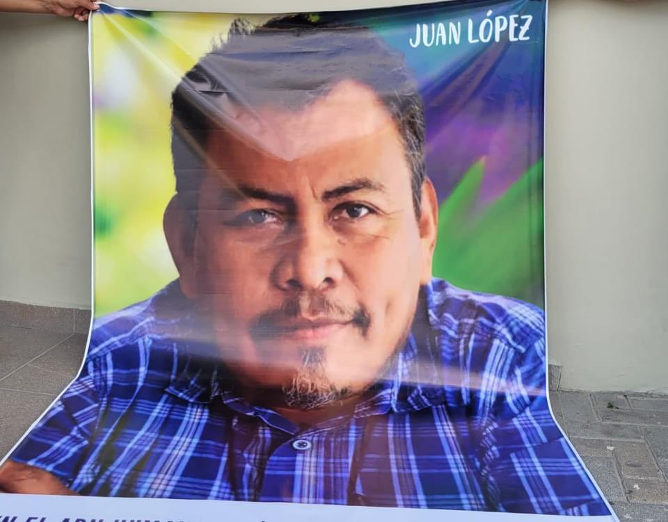ObJusGuapinol's tweet photo. Estamos observando audiencia inicial de 3 imputados en relación al asesinato del defensor #JuanLópez, coordinador del CMDBCPT y beneficiario de MC 137-2023. Se han evacuado medios de prueba testimonial, documental y pericial. Se espera que esta noche concluya la audiencia. https://t.co/yuXRRsmQKe
