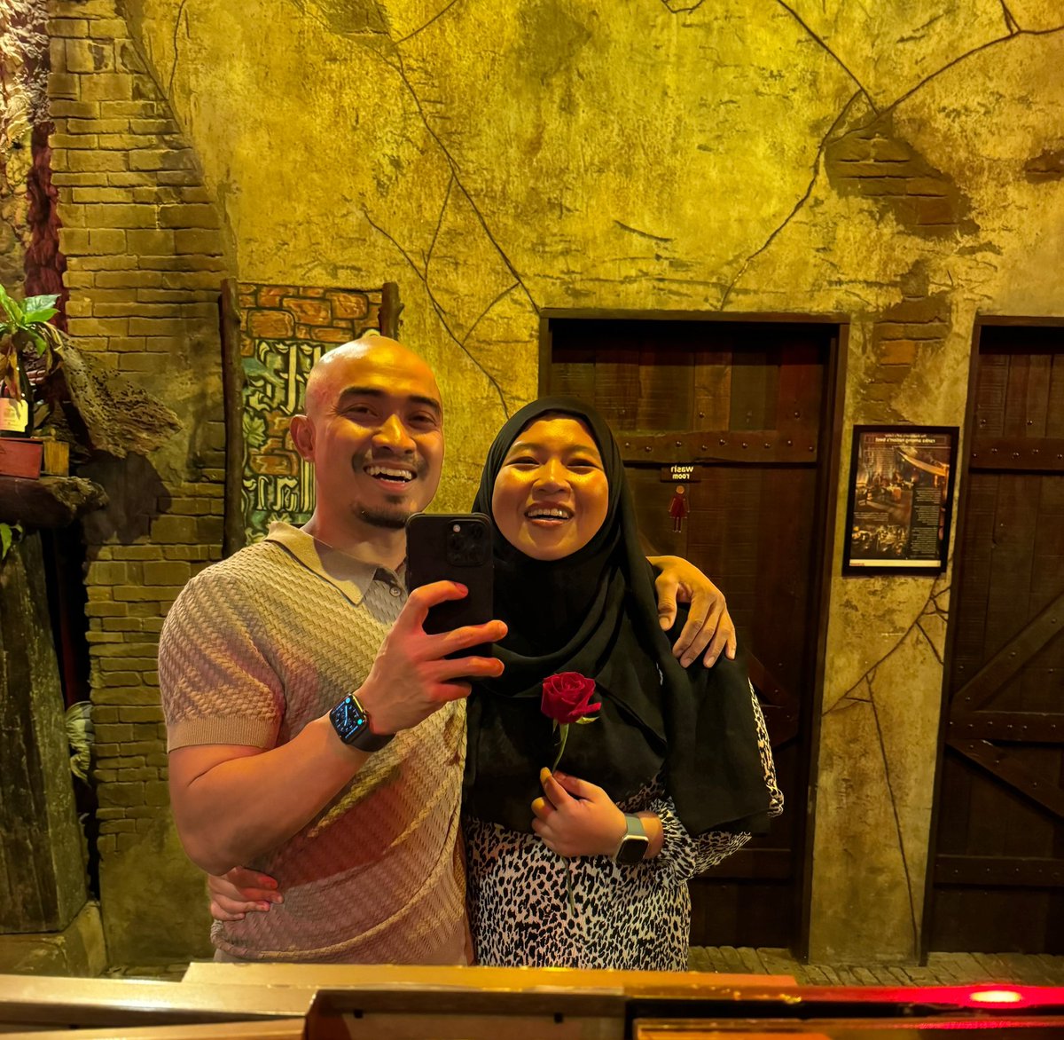 AzizulAWANG's tweet photo. Suami Perlu Romantik Ke?

Bacaan untuk mereka yang ingin mendirikan rumah tangga sahaja!

👇👇👇
https://t.co/ApF0RIX0jf https://t.co/IEMdinbjbl