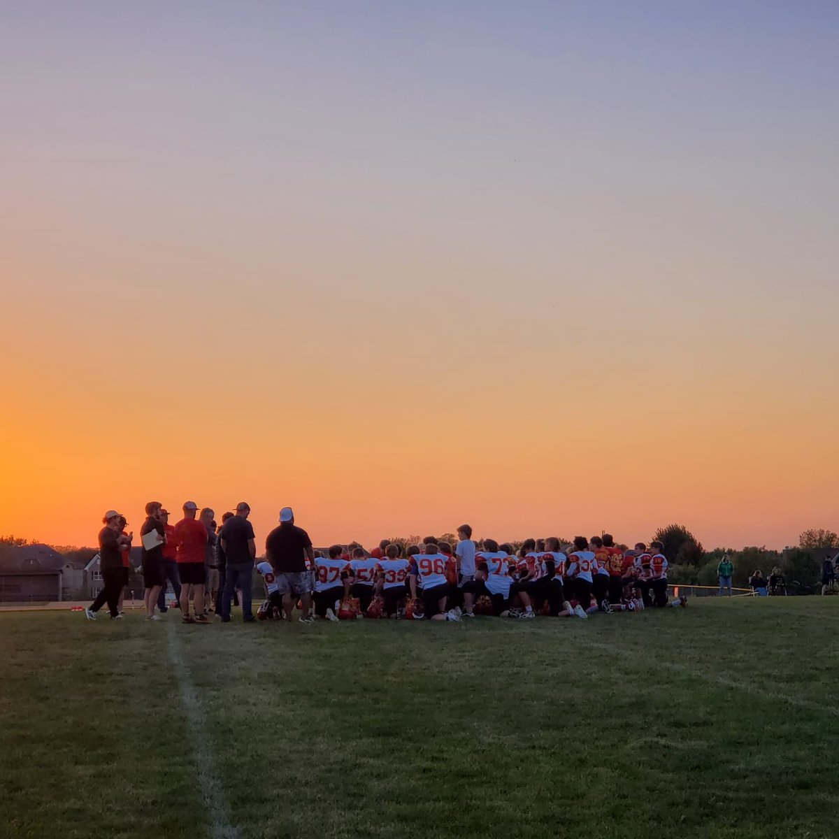 EllenZitkus's tweet photo. The future is bright for these fellow Dawgs! 7th grade Gold vs. Red scrimmage. Great game boys.  Looking forward to next year! ❤️🏈💛🏈🖤 @BataviaFootball @j_zitkus @JimmyZitkus2023 https://t.co/pzrvkOu7Kg