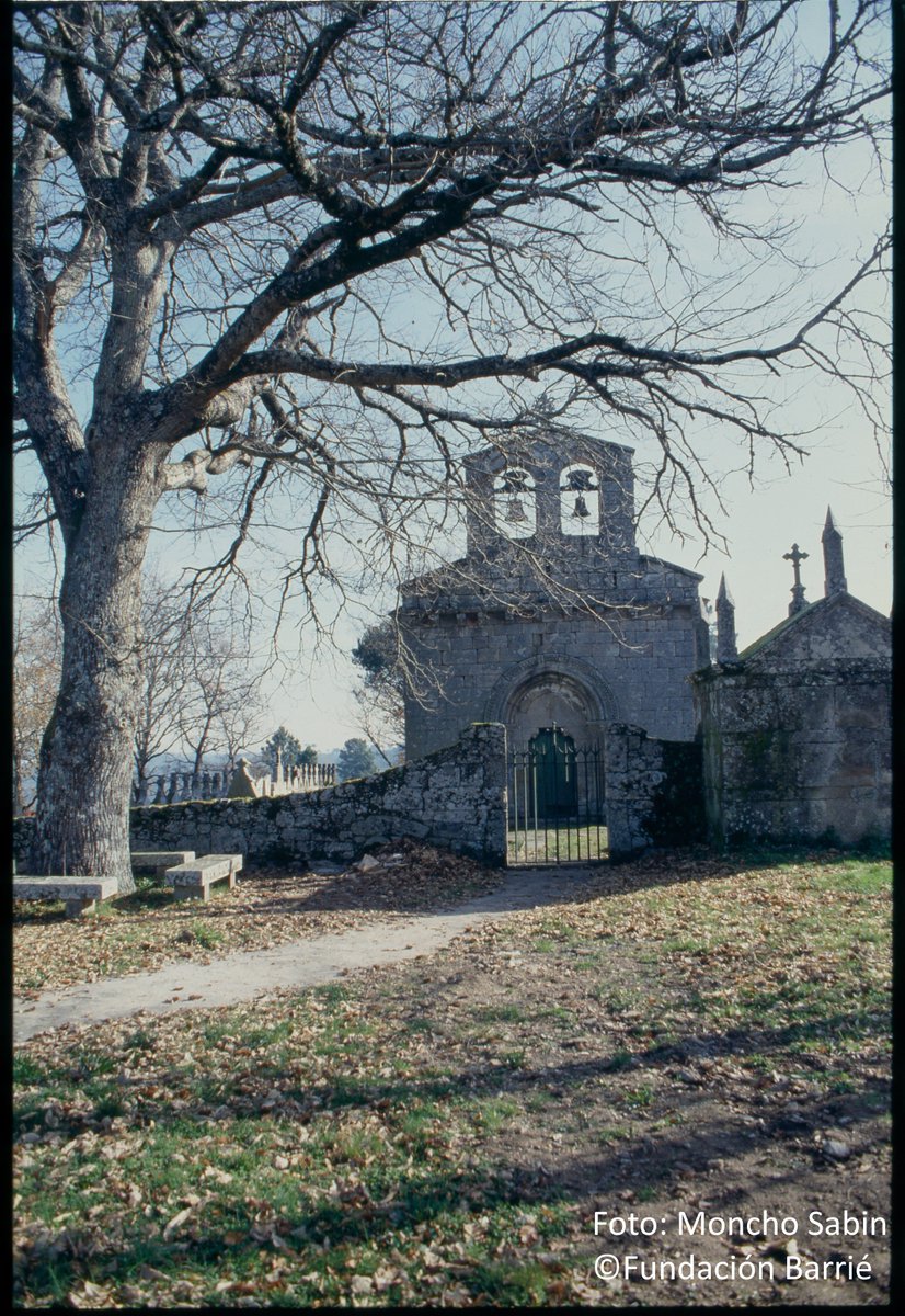 Igrexa románica de Moldes en 1992.

Fonte:
Arquivo Fotográfico de Moncho Sabin.
Fundación Barrié.
biblioteca.fundacionbarrie.org/handle/records…

#MoldesBoborás