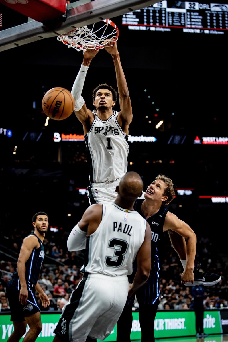 spurs's tweet image. first of many 😤

@CP3 connecting with @wemby!