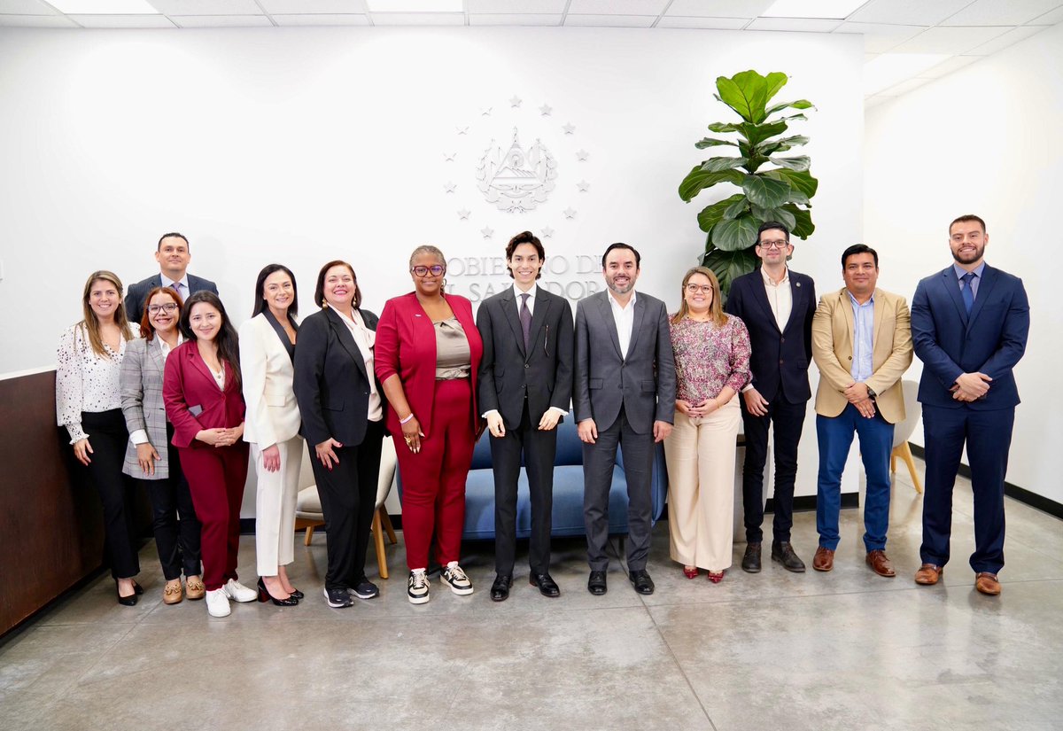 Desde Invest, estamos listos y comprometidos para facilitar e incentivar las inversiones en El Salvador. ¡La oportunidad es ahora! 🚀