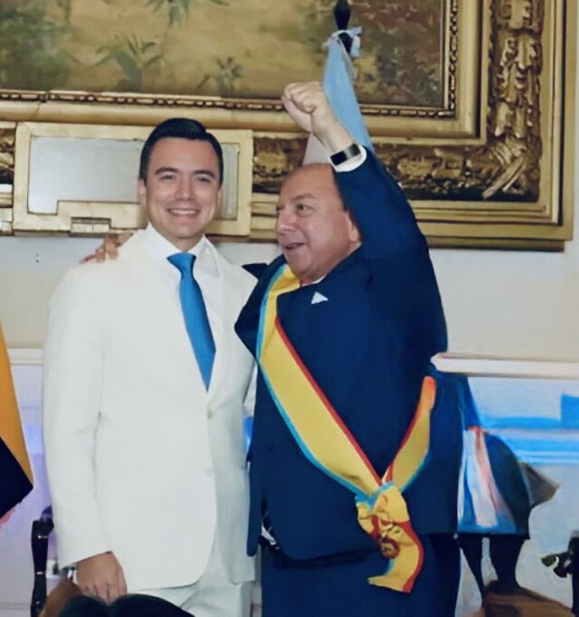 ⚫ EL LEGADO DE ÁLVARO NOBOA NO ES DE DELINCUENCIA NI ES UN PRÓFUGO, ÁLVARO SE QUEDÓ EN ECUADOR Y MORIRÁ EN ECUADOR DANDO EMPLEO A LOS ECUATORIANOS.