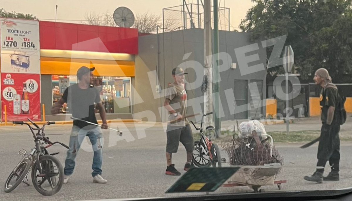 "Circo Romano versión Las Argentinas": 
Un machete, un tronco y un palo de golf, las armas de estos Gladiadores Modernos en #PiedrasNegras, La Frontera Más Segura de México...