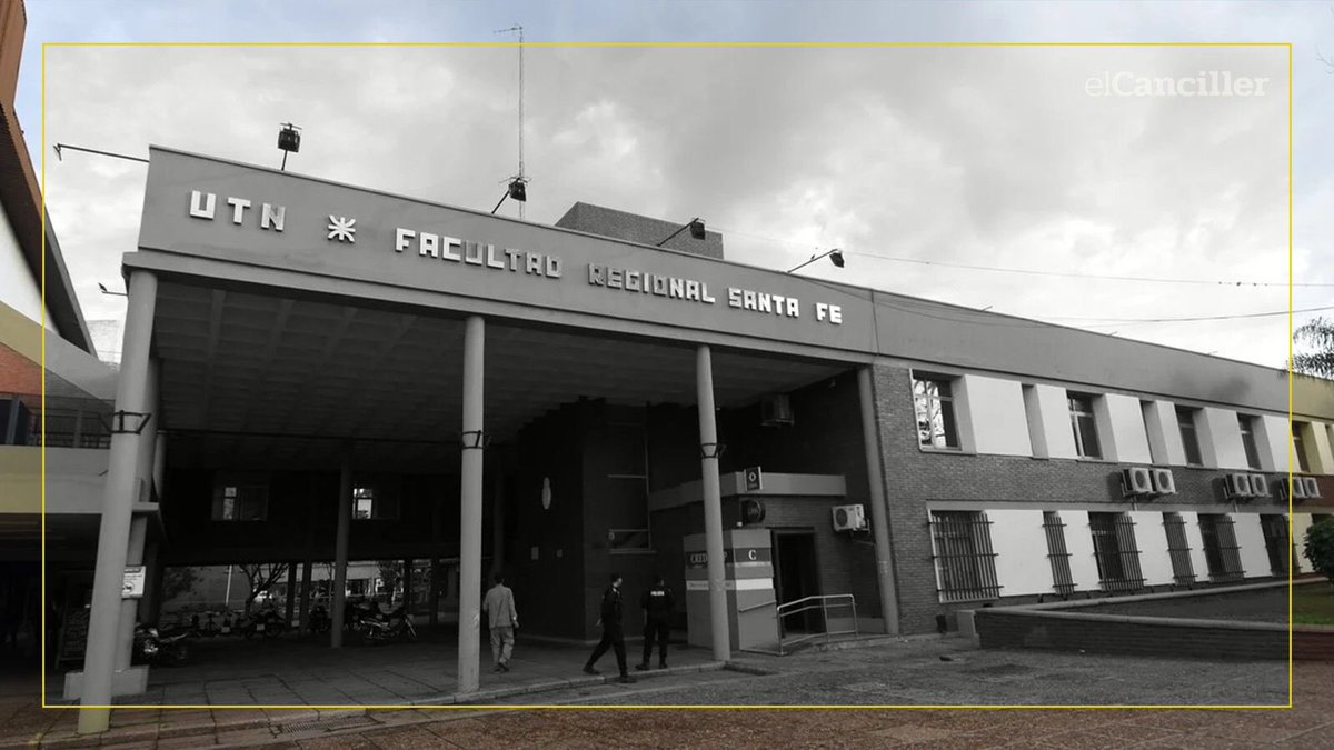 Radio0ffSide's tweet photo. 🚨#AHORA | Tras ratificar el veto hoy en diputados, alumnos, docentes y no docentes de #UTN📚 #SantaFe encabezados por Juan Blas Tschopp, tomaron la facultad por tiempo indefinido. Se suma #UTN a la toma de #FCJS⚖️. #EducacionPublica https://t.co/krDCGw0Cz9