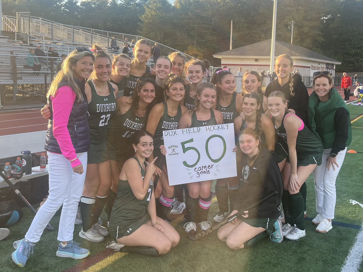 The team celebrates Avery Bridgett’s 50th career goal today after their win!🏒🌟💚 <a href="/DuxHSAthletics/">Duxbury Dragons Athletics</a> <a href="/DuxburySports/">Clipper Sports</a>