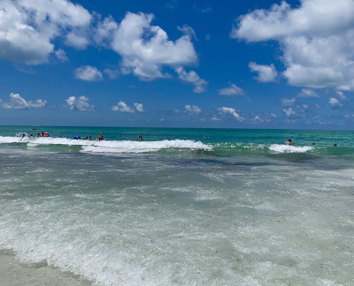 sunsettinglibs2's tweet photo. @bennyjohnson Siesta Key:  
One of the most beautiful beaches in the country with sand that looks and feels like powdered sugar under your feet.  So sad.

Prayers for all. 🙏

#FloridaStrong https://t.co/q63tFYhc3j
