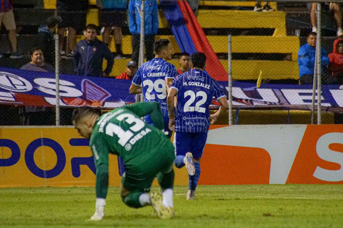 PelotaalpisoPy's tweet photo. Cerro y 3 eliminaciones en 1 año:
- Fuera de la Libertadores 
- Fuera de la Sudamericana
- Fuera de la Copa Paraguay https://t.co/jVks4lthUA