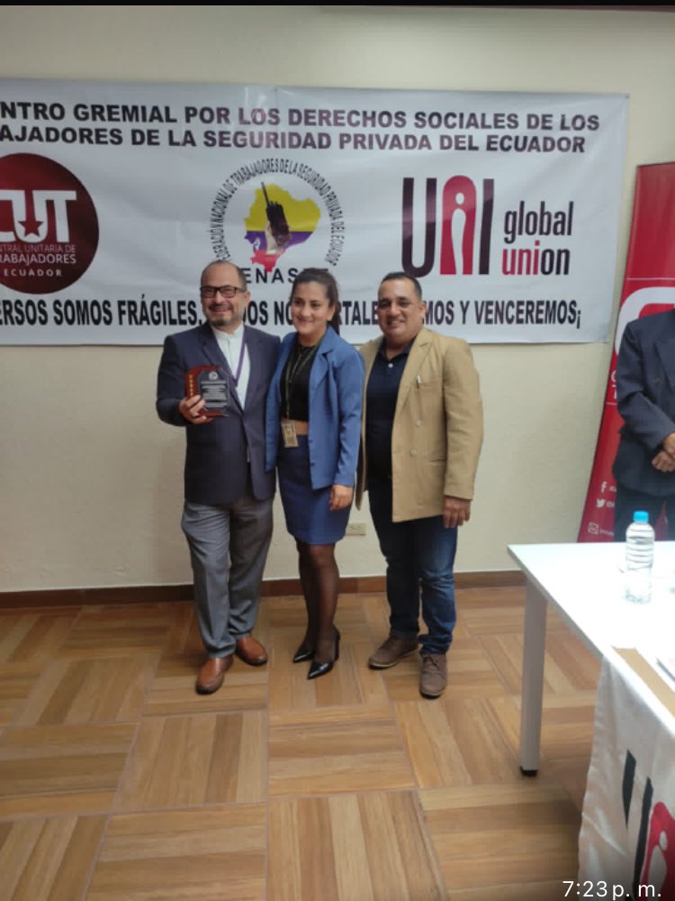 🔵🏅🔵
Emotivo reconocimiento a nuestros dirigentes d base q sin ellos esto no sería posible 👮‍♀️✊🏽
🥇Reconocimiento también a Subsecretaria d seg privada <a href="/MinInteriorEc/">Ministerio del Interior Ecuador 🇪🇨</a> <a href="/secap_ec/">SECAP</a>, al apoyo d  <a href="/GomezlRichard/">Richard Gomez</a> y especial a <a href="/uniamericas/">UNI Américas</a> <a href="/mlarga/">Marvin Largaespada</a> x amplificar esta lucha al mundo 🌍