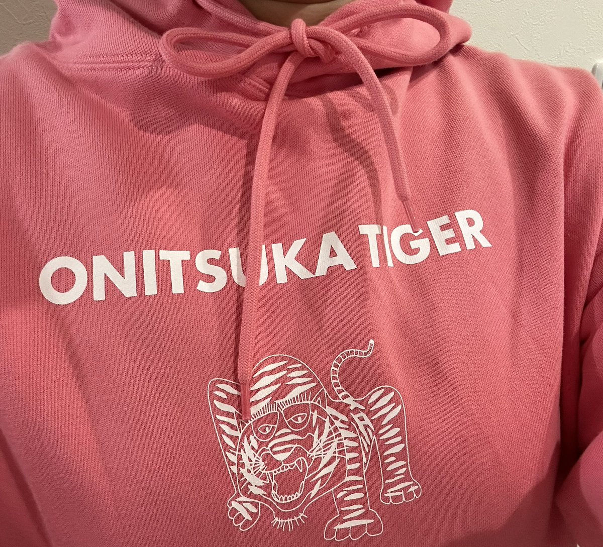 mikkyomi16's tweet photo. 寒くなってきたから
ピンクフーディー着て
買い物行ってくる🩷
#OnitsukaTiger
#OTMAGAZINE
#OnitsukaTigerAW24
#オニツカタイガー
#岩瀬洋志
蝶々結びはスノ恋の陸くん風🌨️🩵 https://t.co/i0sDA9cg9V