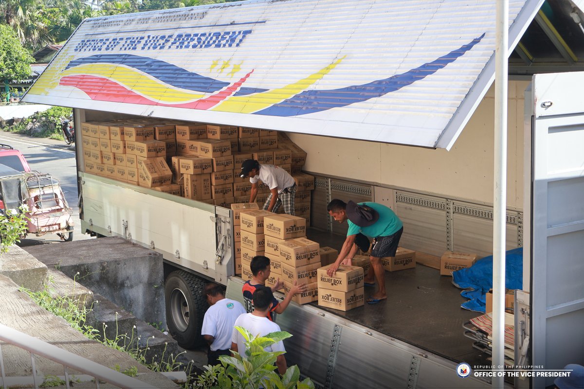 ValienteNews's tweet image. RELIEF BOXES PARA SA ALBAY

Nagsagawa ang Office of the Vice President (OVP) ng Relief Operations sa bayan ng Jovellar, Albay, upang magbigay ng karagdagang tulong sa mga pamilyang naapektuhan ng bagyong #EntengPH noong Setyembre 26.

Sa pamamagitan ng OVP - Bicol Satellite…