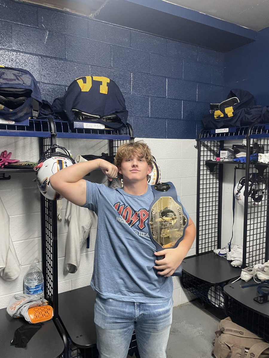 Week 6 DPOTW SR DT Roy Spielbusch! This is the 2nd time Roy has won the Belt! Extra special to do it on Senior Night! Roy was a monster on the field against the Dragons! He commanded the LOS and caused many bad snaps to keep CDale out of Rhythm! Congrats Roy on a hard fought win!