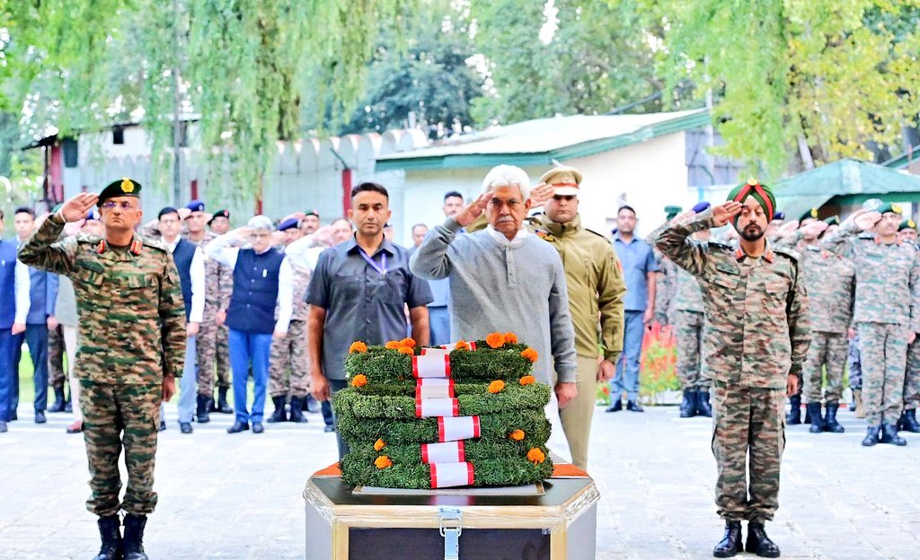 Pritamcoin1's tweet photo. Spare few moments to remember Braveheart from #Kashmir Rifleman Hilal Ahmed Bhat who was abducted by the terrorists yesterday and his dead body was found today in #Pathribal Forest.

This brutal murder will cert avenged by #IndianArmy.

#ratantata
#ZAAR $ZAAR @OdinSwap 
@ordzaar https://t.co/775yEq1iUC