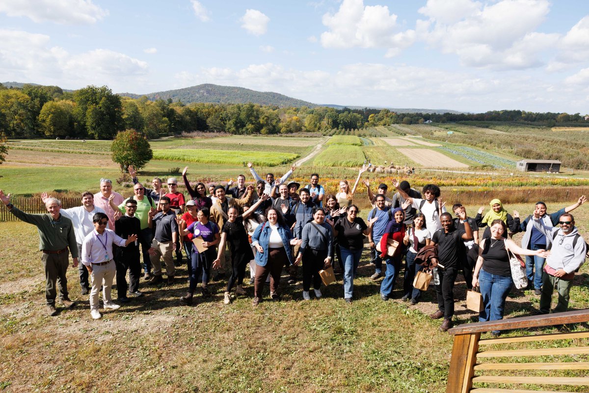lampousis's tweet photo. Near-surface geophysics and soil health field day at @fishkillfarms by @CityCollegeNY jointly with Dr. Fred Stumm @USGS, Olga Vargas and Elizabeth Marks  @USDA_NRCS, and Marc Gonzalez @NYPAenergy. photos by Sirin Samman. https://t.co/7uwBxxqFaY