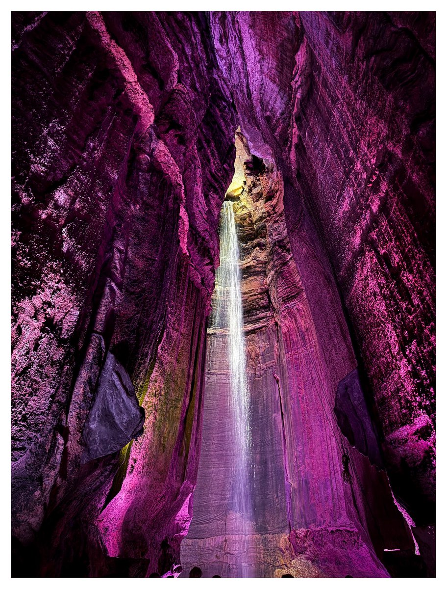 DrMarkJGonyea's tweet photo. Some of my favorite shots from @rubyfallscave #rubyFalls #fallBreak #chattanooga @visitchatt https://t.co/IcXFQ6PG1k