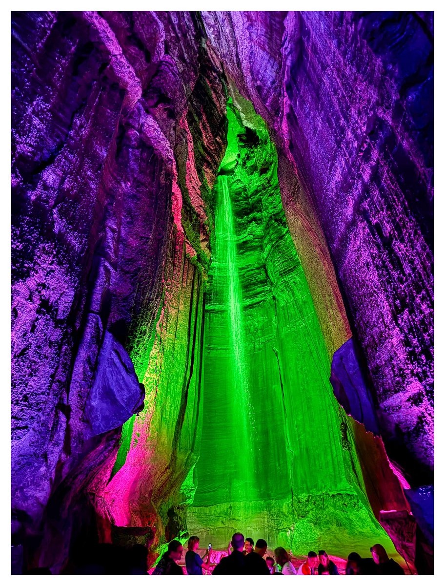 DrMarkJGonyea's tweet photo. Some of my favorite shots from @rubyfallscave #rubyFalls #fallBreak #chattanooga @visitchatt https://t.co/IcXFQ6PG1k