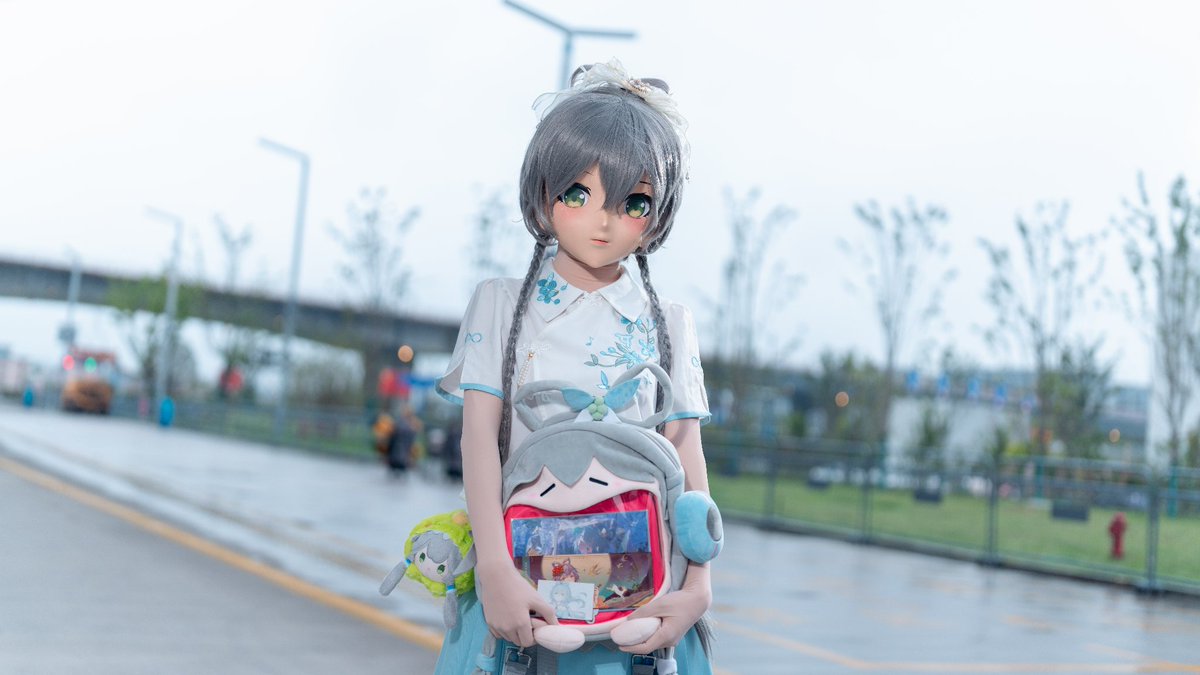那个…逛累了可以给我买点小笼包吗？
📸：<a href="/NNGnoMKT/">NNG 🛬</a> 

（其实当天也是真要饿坏了
#洛天依 #kigurumi #着ぐるみ