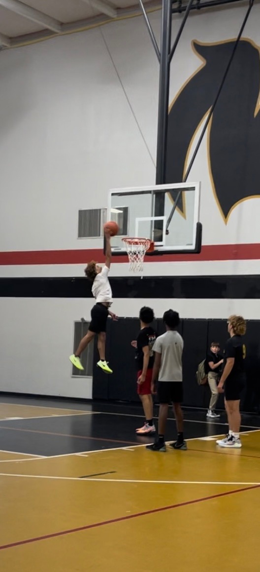 ajnewton2025's tweet image. 🚨GOT UPS?  #hangtime
🏀 2025 | 5’10 | PG/SG | GPA 3.3 |Northland Christian HS @NorthlandCougs @ncs_athletes
| Team Captain | All District | Defensive MVP | Team MVP | PPG 15.9 | APG 5.1 | SPG 5.5 | RPG 5.6 l 3PT FG 45% I Grassroots: @FYNALLSTARS
🎥 youtube.com/shorts/RKUQ36B…