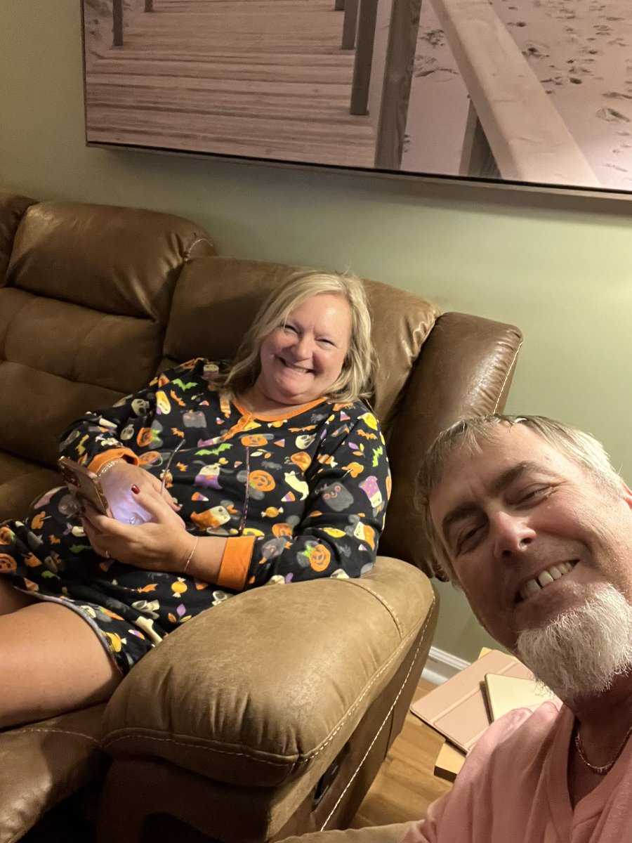 06diesel's tweet photo. 31 years happy anniversary Wendy @ejjmom https://t.co/L6cO9XK0k7